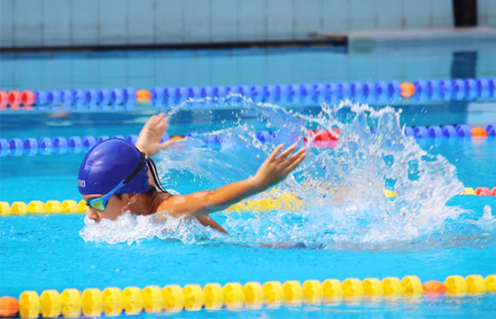 تصویری از محمد رضوانی قهرمان جهان و مدال آور طلا ورزش شنا ایران در مسابقات جهانی سال 1401