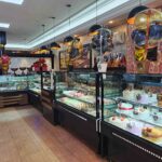 تصویری از محیط داخلی جدید شیرینی فروشی مبارکه قسمت کیک و شیرینی