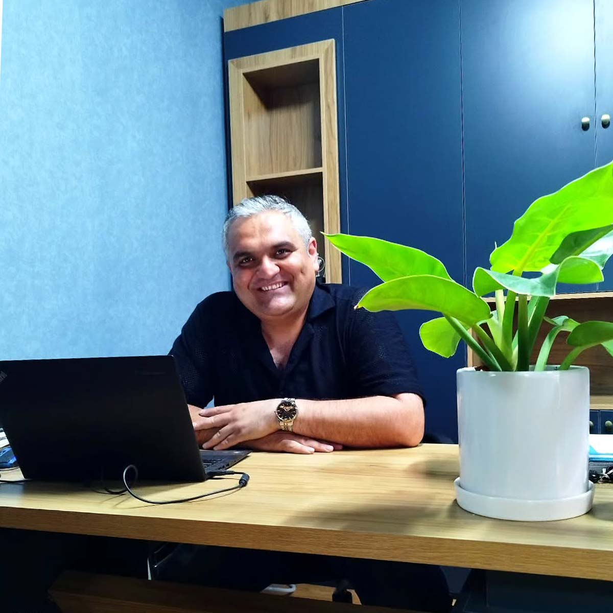 دکتر هادی رمضانلو مربی باشگاه کات