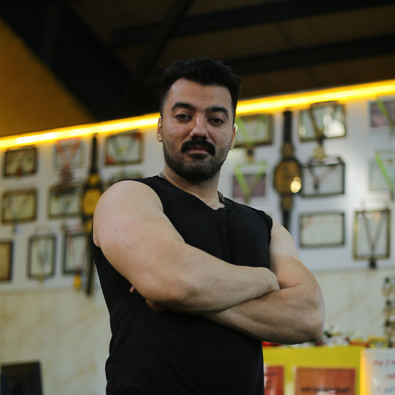 محمدرضا ولی نژاد مدیریت و مربی باشگاه بدنسازی ستارگان