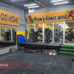 محیط هوازی و کلاس‌های گروهی در باشگاه بانوان کات